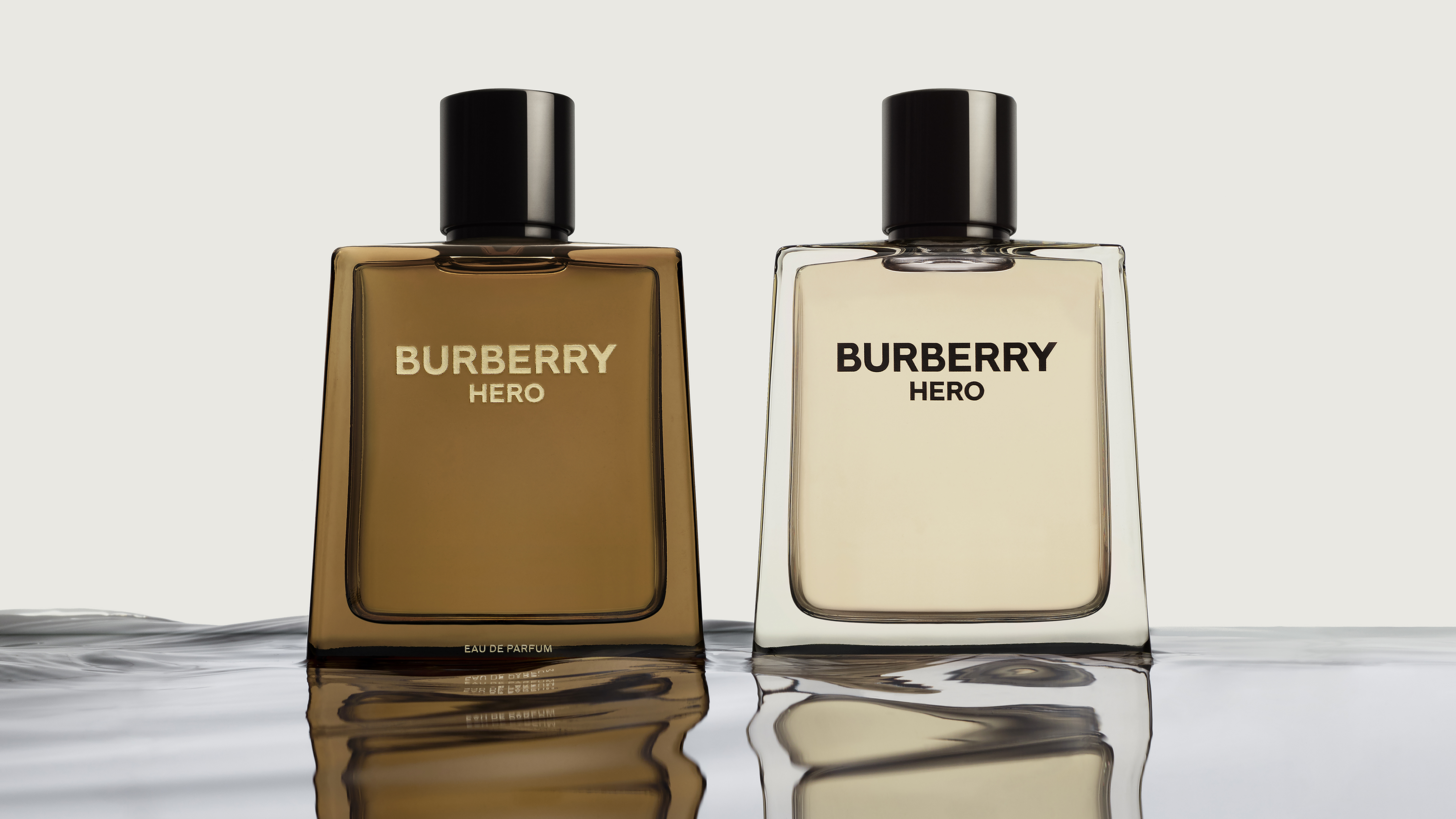 Burberry Hero parfemska i toaletna voda slave novo moderno herojstvo. Moderni heroji su, baš kao i Burberry Hero linija, istovremeno snažni i osećajni, moćni i nežni.