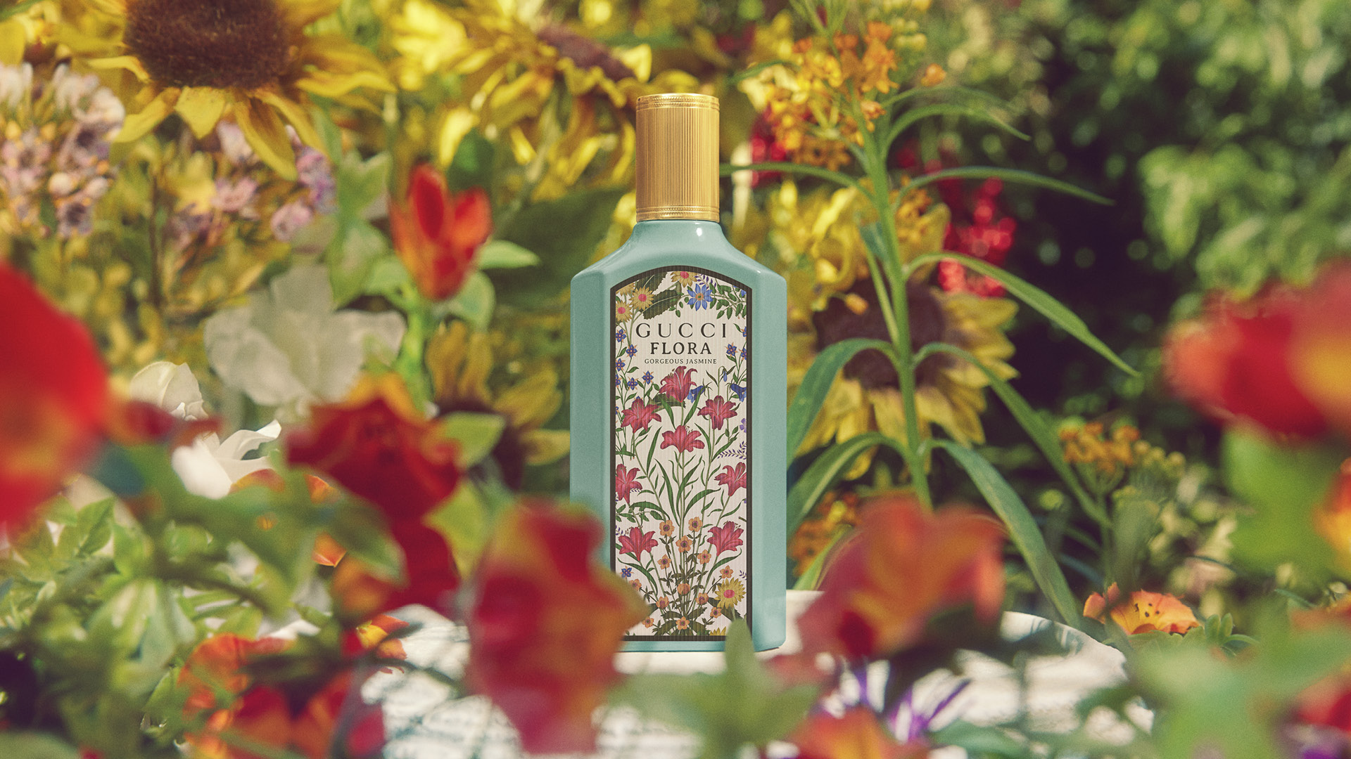 Nakon Gorgeous Gardenie, koja je potpuno promenila dizajn bočica Gucci Flora linije mirisa, Gorgeous Jasmine se pridružuje novoj i osnaženoj kolekciji.